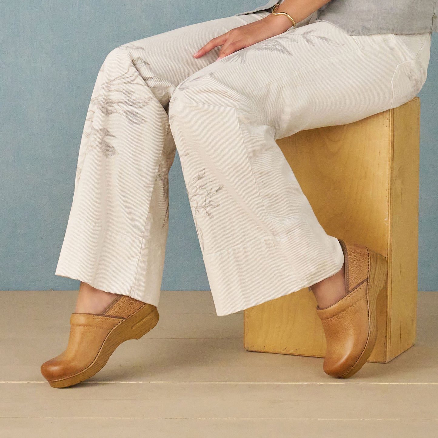 Dansko Professional Honey Distressed