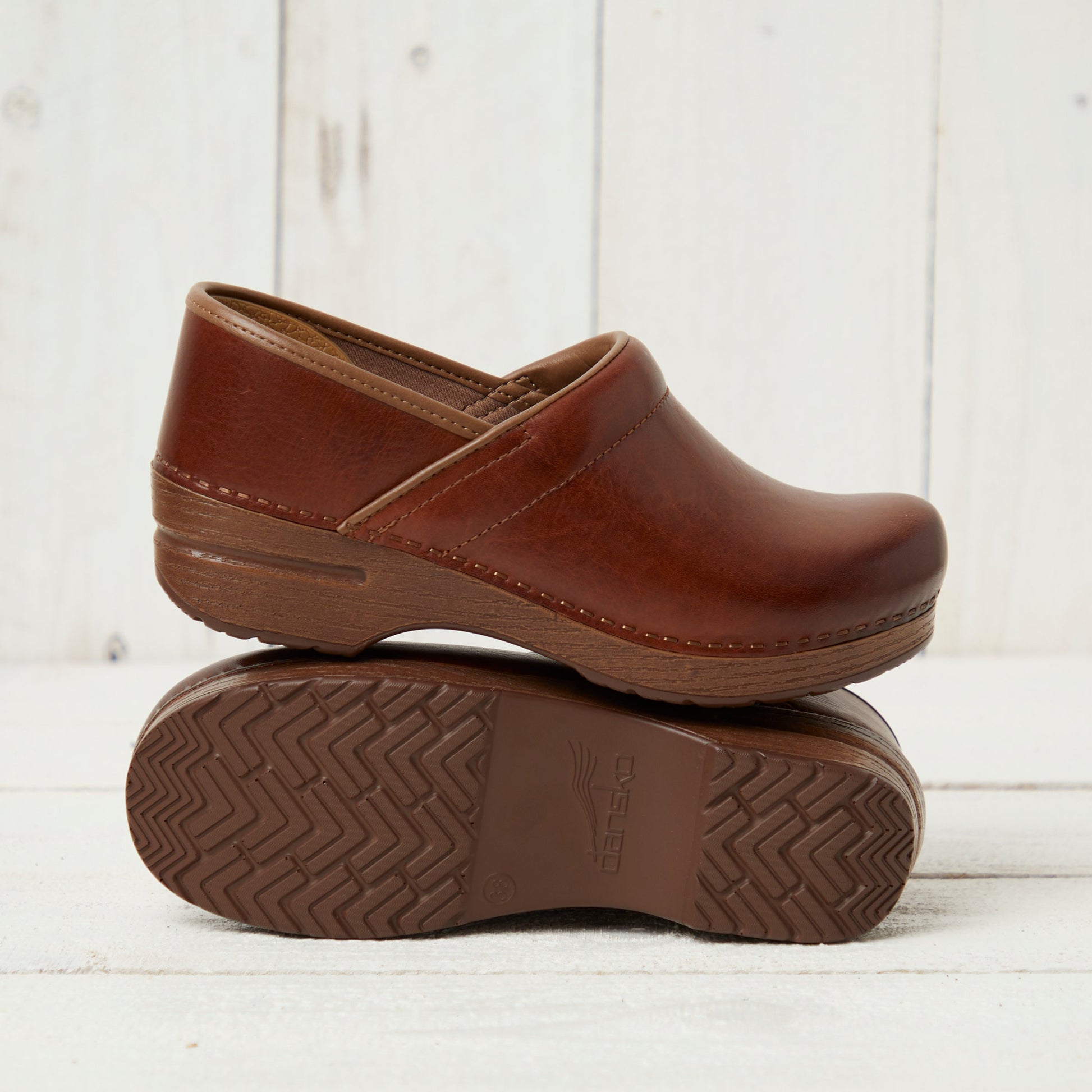 Dansko Professional Saddle Full Grain
