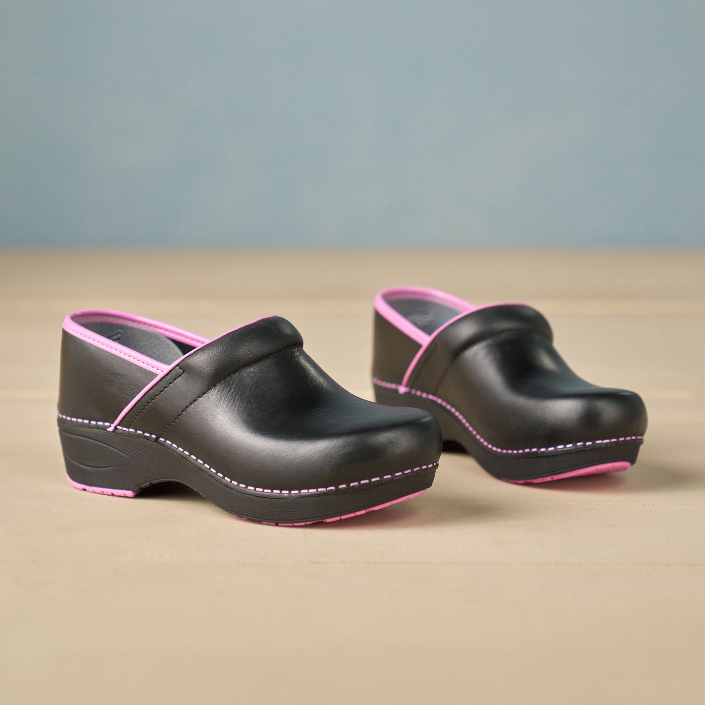 Dansko XP 2.0 Black/Pink Leather