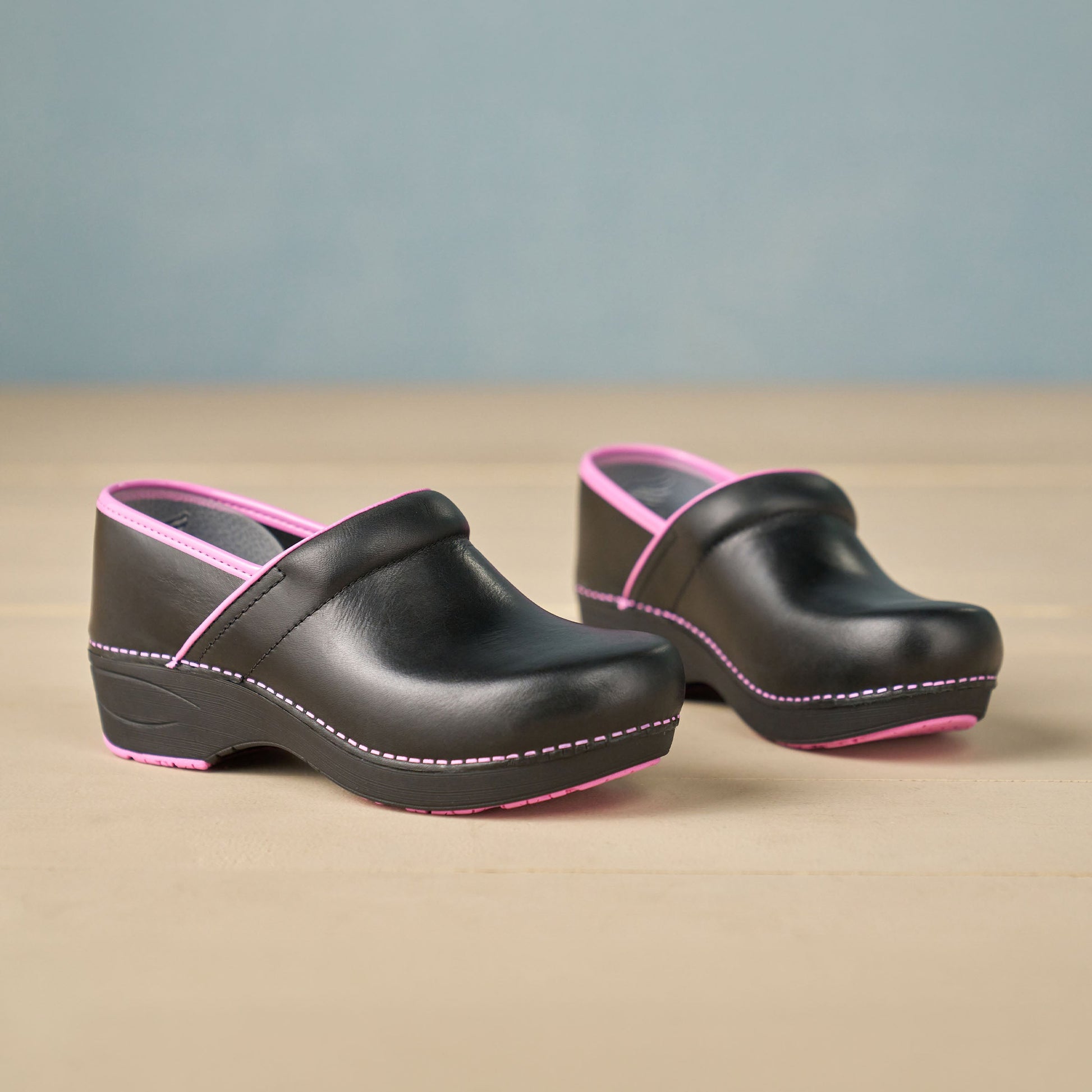 Dansko XP 2.0 Black/Pink Leather