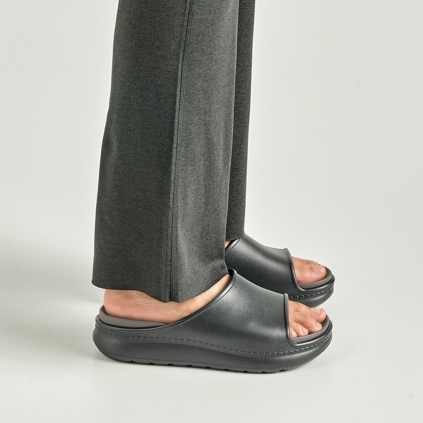 Dansko Devyn Black Molded