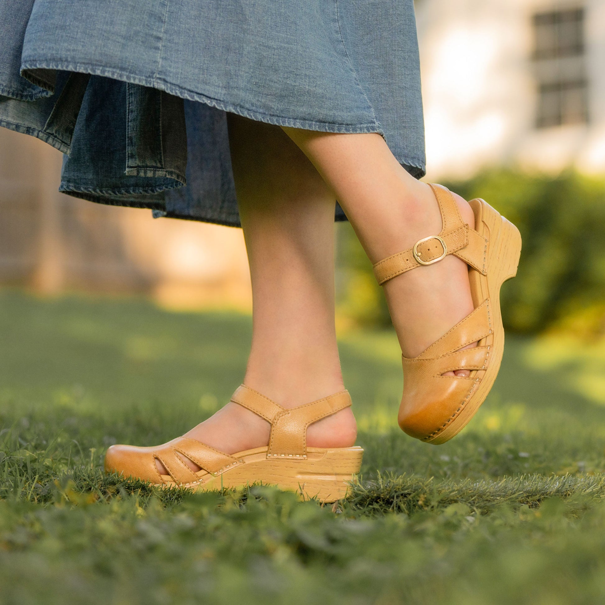 Dansko Margreta Honey Distressed