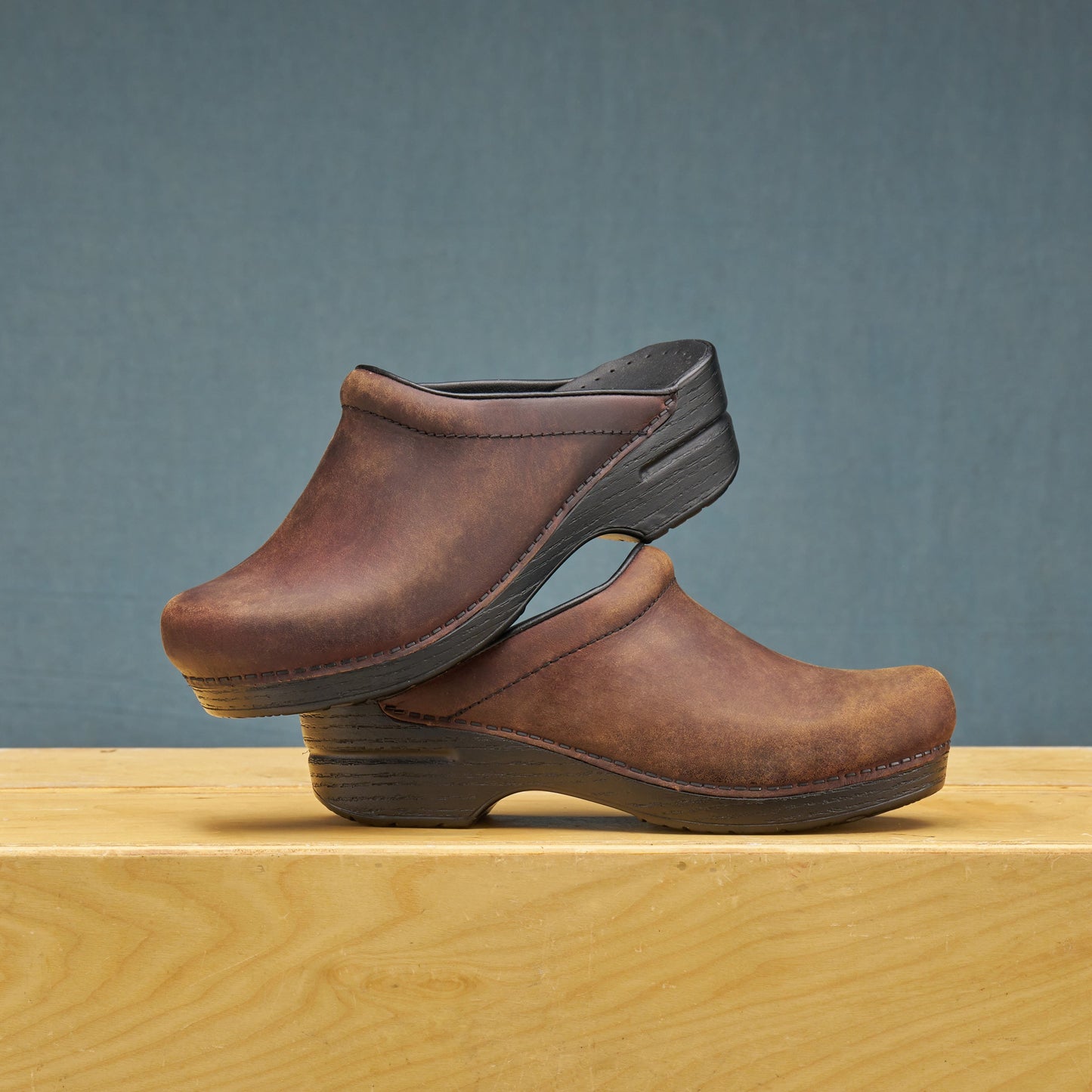 Dansko Sonja Antique Brown/Black