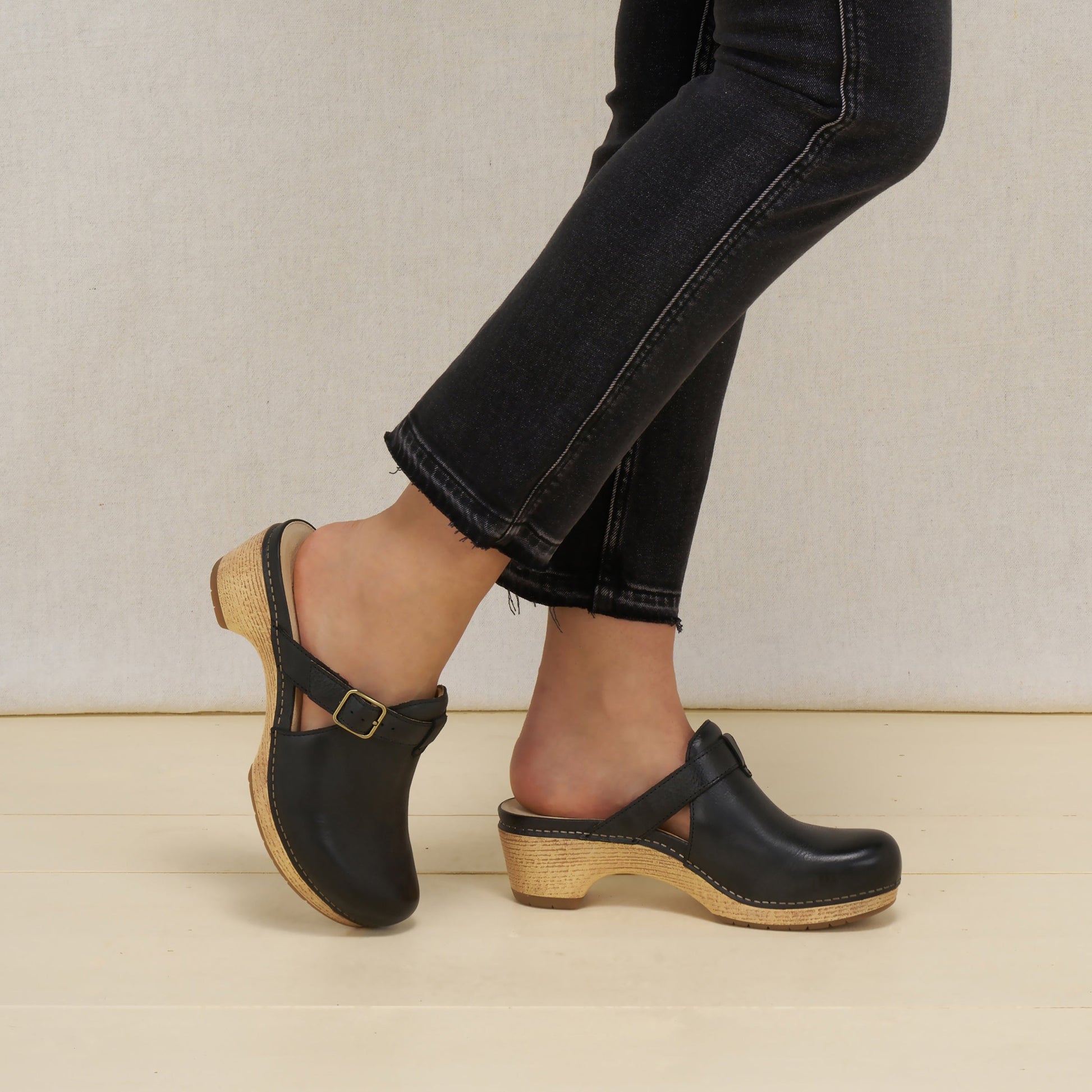 Dansko Leandra Black Leather