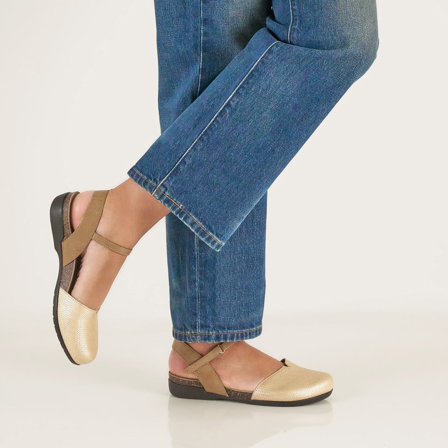 Dansko Rowan Taupe Metallic