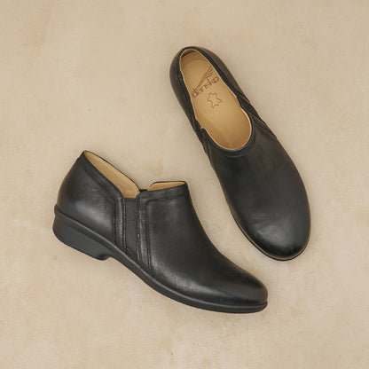 Dansko Cheryl Wide Black Burnished Nubuck