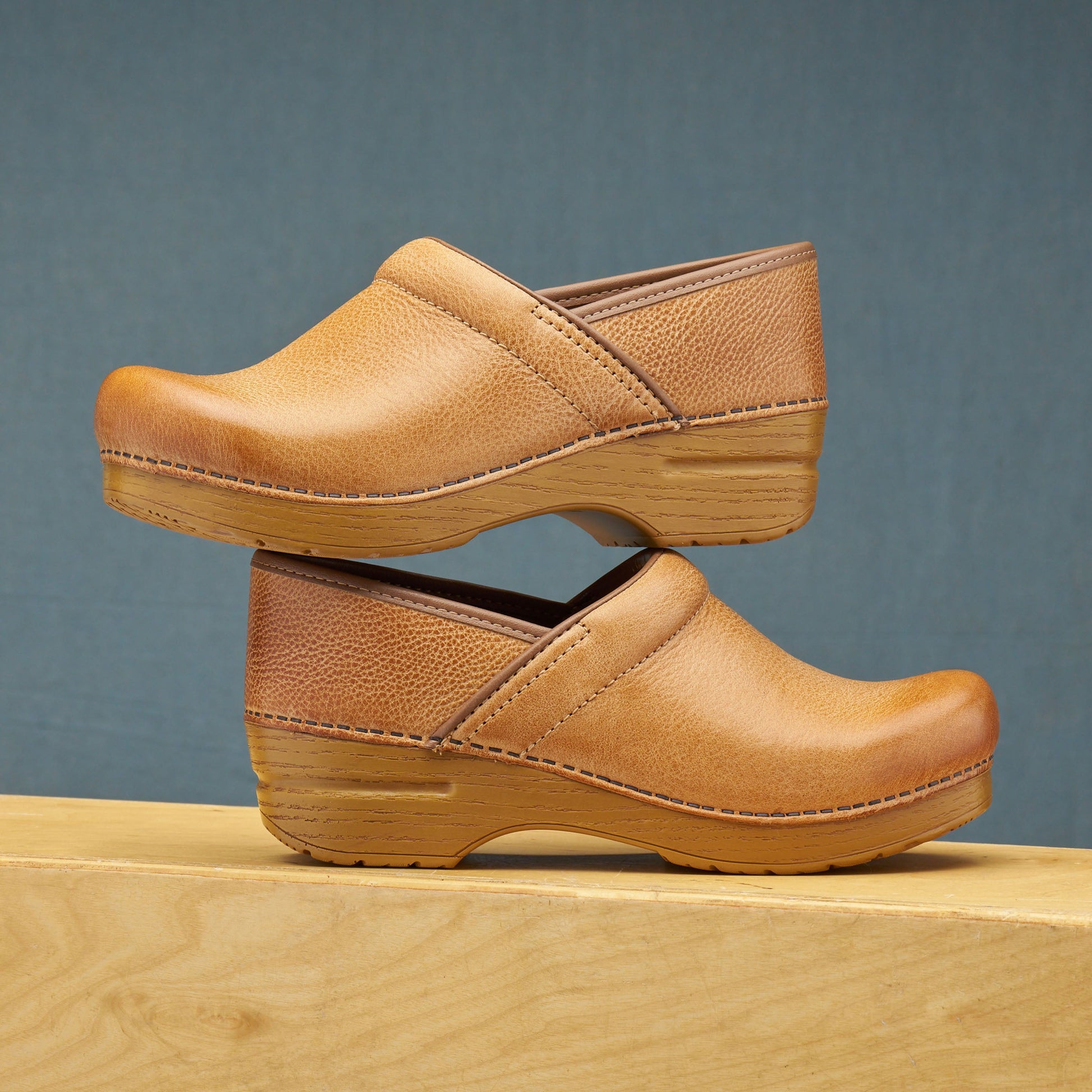 Dansko Wide Pro Honey Distressed