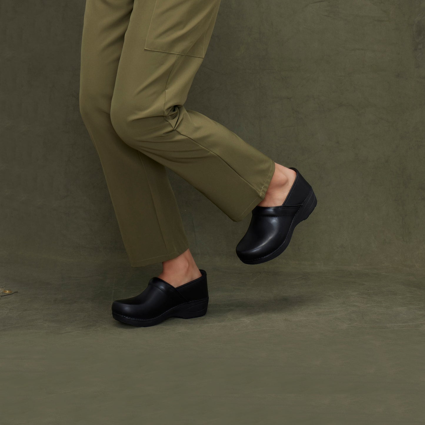 Dansko XP 2.0 Black Waterproof Pull Up