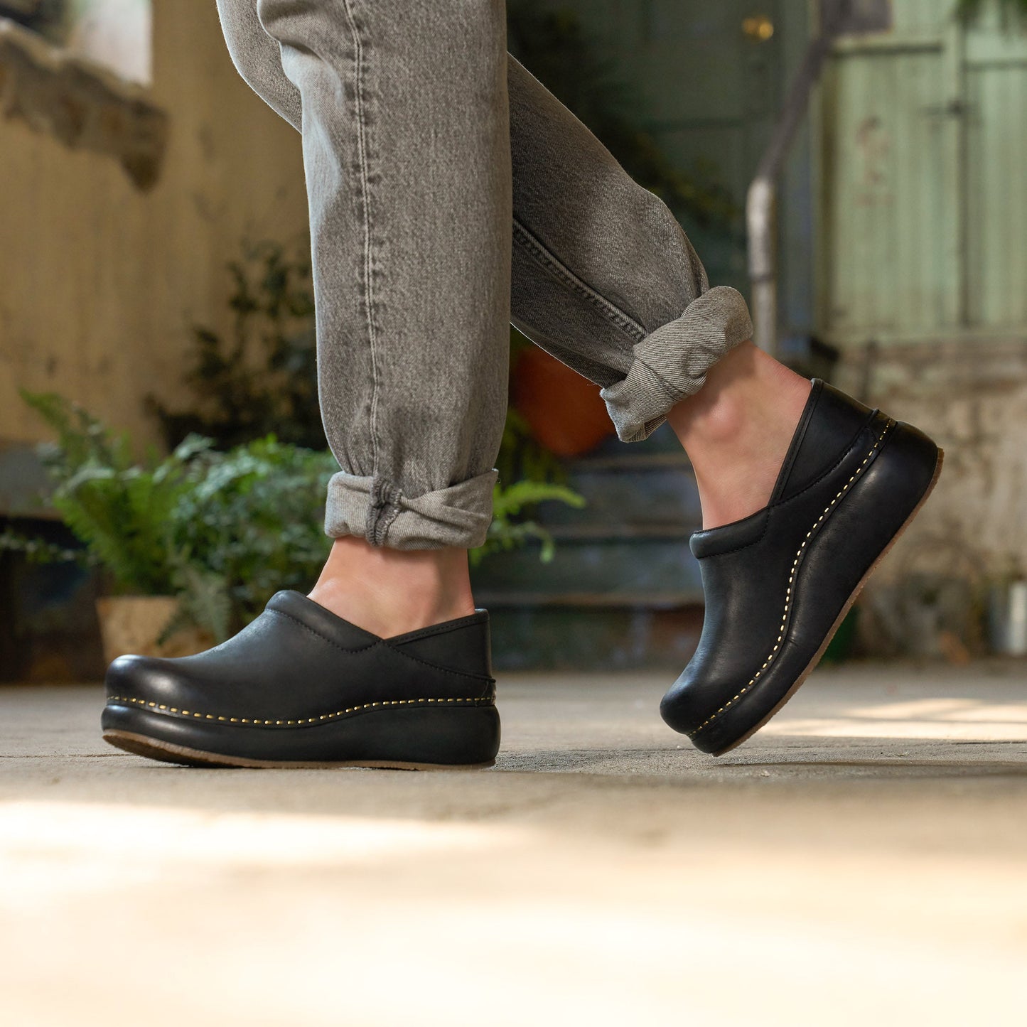 Dansko Platform Pro Black Burnished Nubuck
