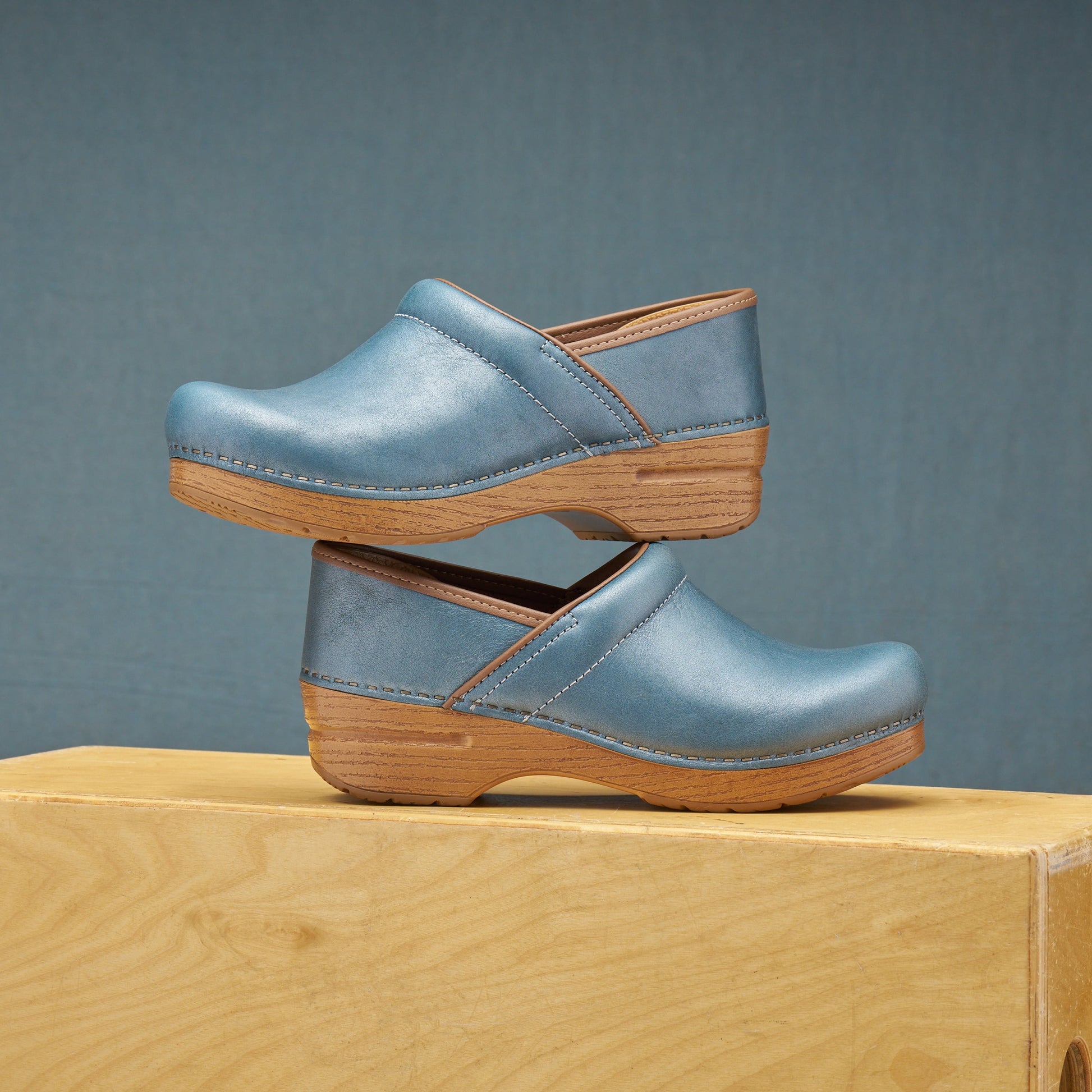 Dansko Professional Blue Metallic