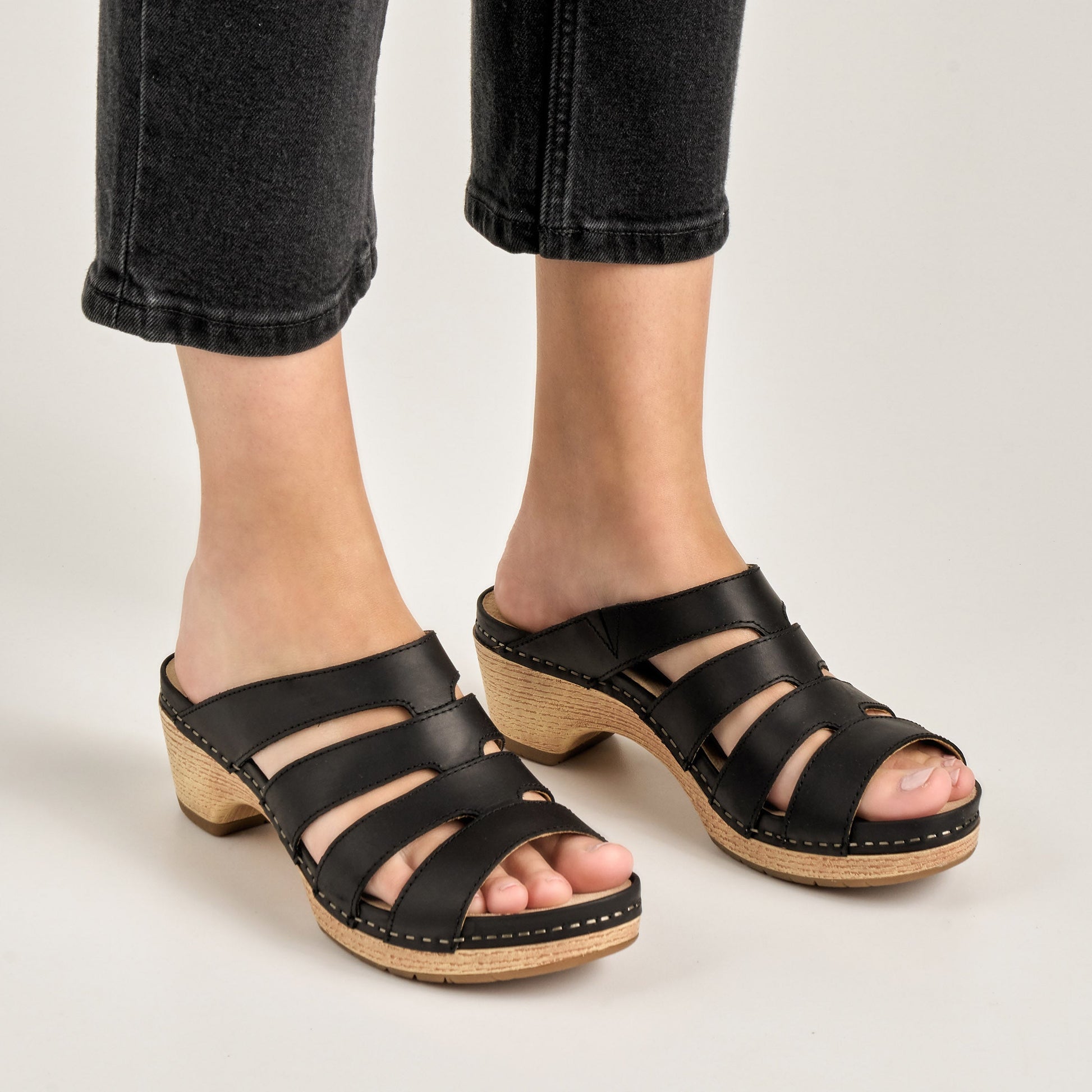 Dansko Lyndi Black Oiled Pull Up