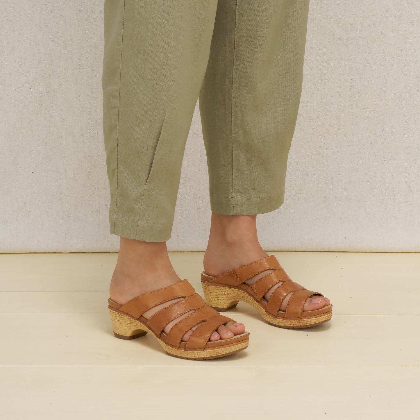 Dansko Lyndi Natural Leather