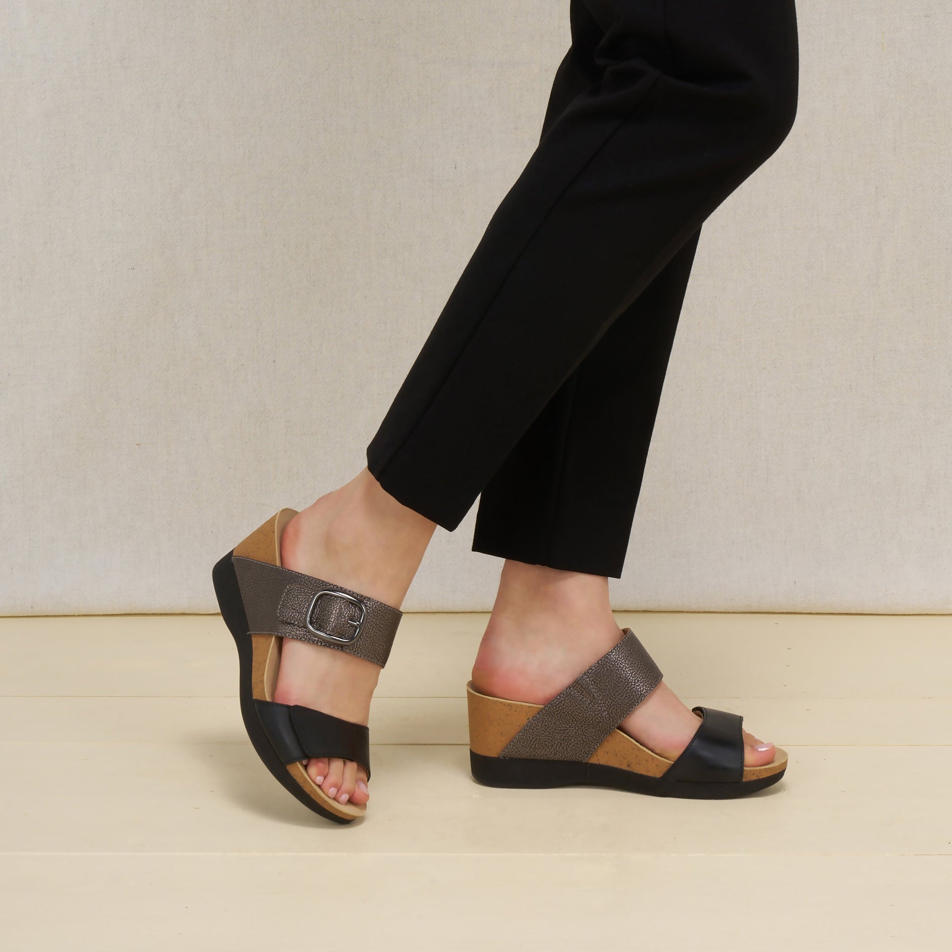 Dansko Shannon Pewter/Taupe Leather