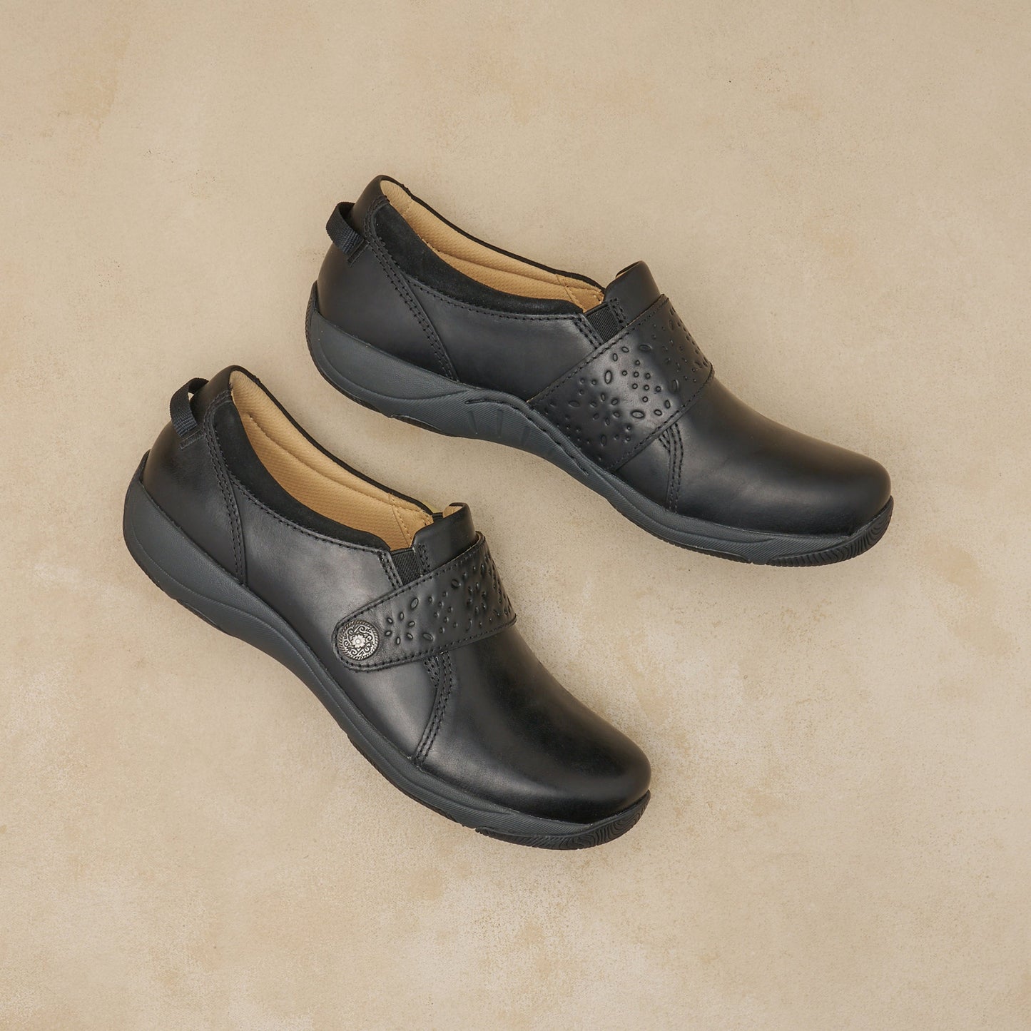 Dansko Sallie Black Waxy Burnished