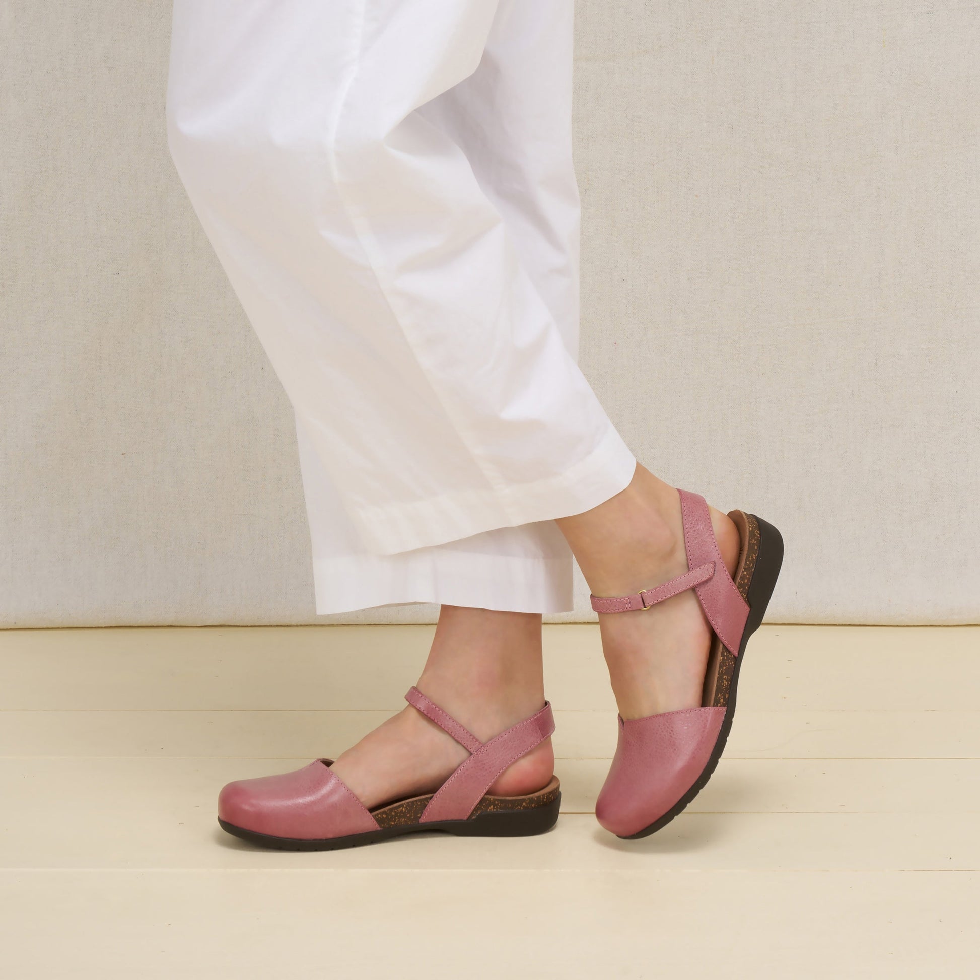 Dansko Rowan Pink Leather